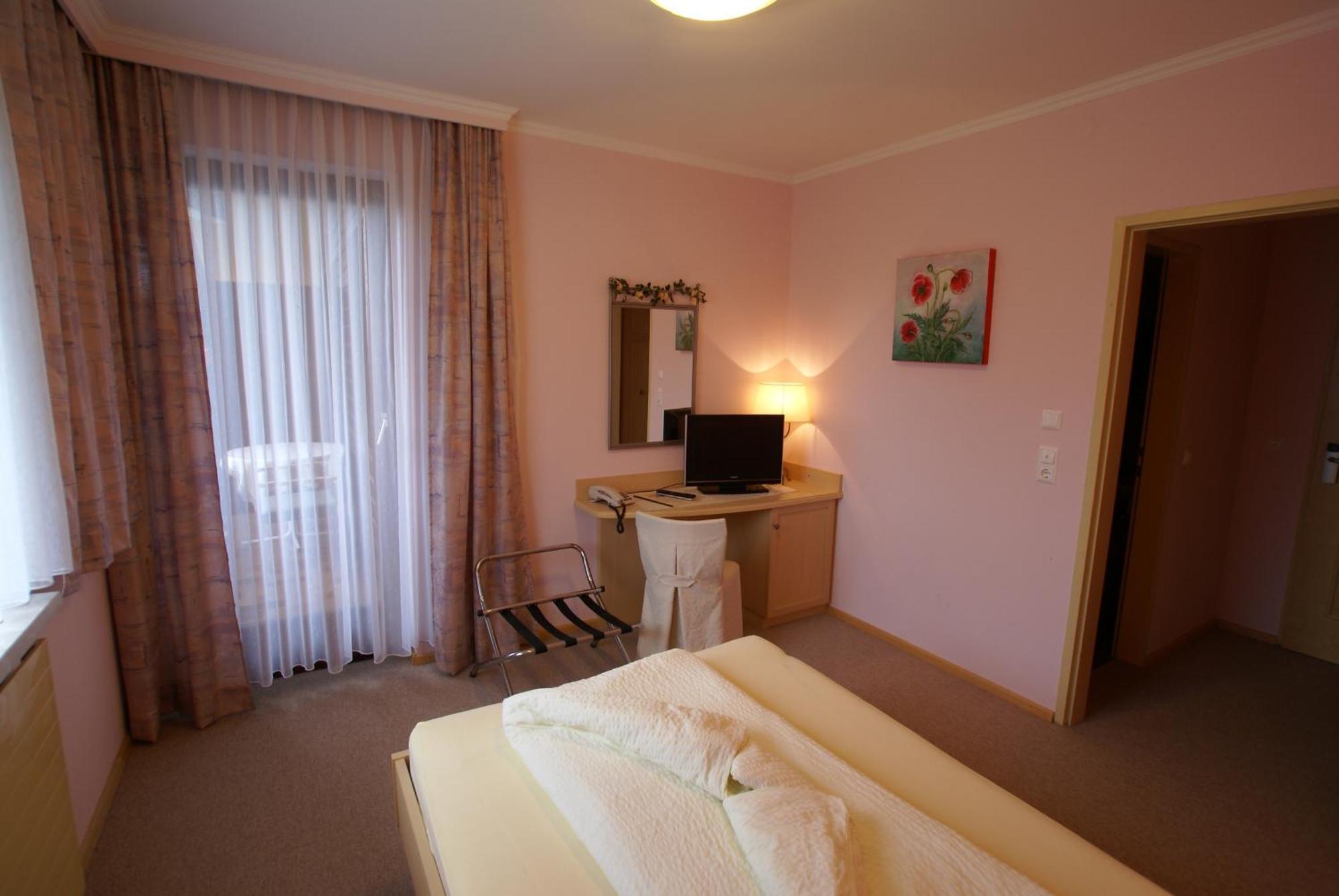 Gasthof Hotel Zur Post Ferlach Εξωτερικό φωτογραφία